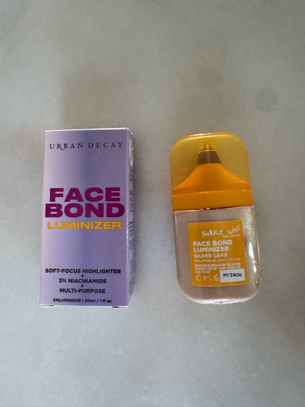 Urban Decay Face Bond Luminizer - silver lake